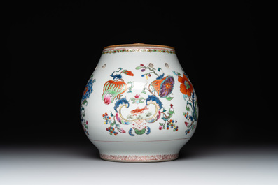 A Chinese famille rose 'Madame de Pompadour' pot-pourri jar and cover, Qianlong, ca. 1745