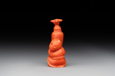 A Chinese carved red coral 'boy and vase' snuff bottle and stopper, 19th C.