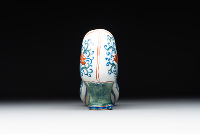 A Dutch Delft cashmere palette shoe, 18th C.