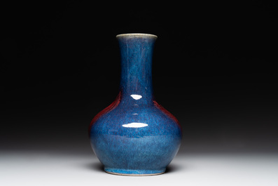 A Chinese flamb&eacute;-glazed vase, 18/19th C.