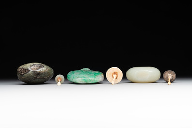 Three Chinese jade snuff bottles, 19/20th C.