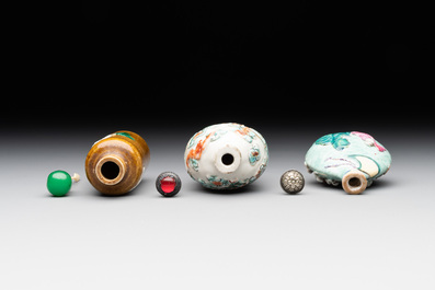 Three Chinese famille rose moulded snuff bottle, Ying Chuan Zhen Cang 穎川珍藏 mark, 19th C.
