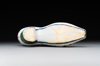 A Dutch Delft cashmere palette shoe, 18th C.