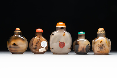 Five fine Chinese agate snuff bottles, Qing