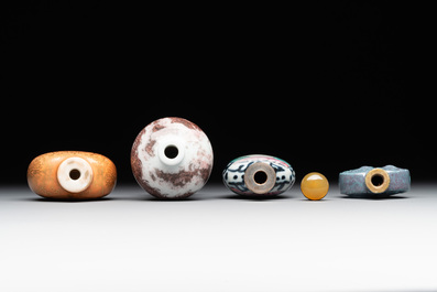 Four various Chinese porcelain snuff bottles, 19th C.