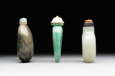 Three Chinese jade snuff bottles, 19/20th C.