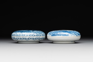 A Chinese blue and white brush washer and two seal paste boxes and covers, Qianlong mark, 19th C.