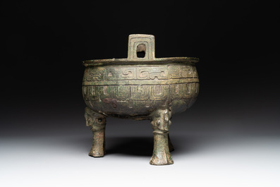 A Chinese archaic bronze tripod food vessel, 'ding 鼎', Han
