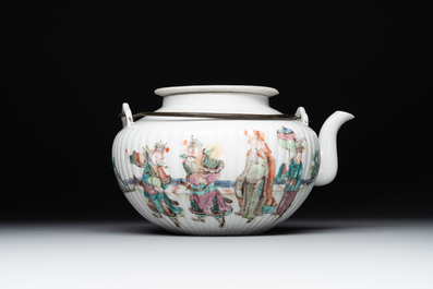 A Chinese famille rose ink set and a teapot, Tongzhi mark, 19th C.