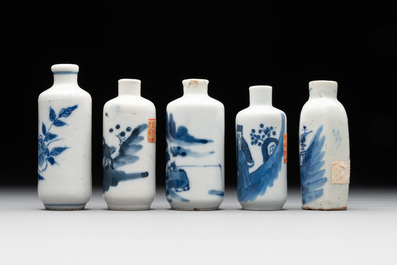 Nine various Chinese porcelain snuff bottles, Yongzheng and Tongzhi mark, 19/20th C.