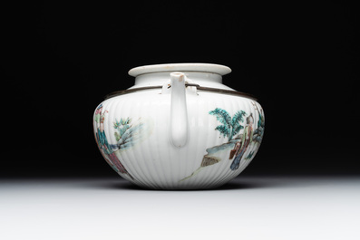 A Chinese famille rose ink set and a teapot, Tongzhi mark, 19th C.