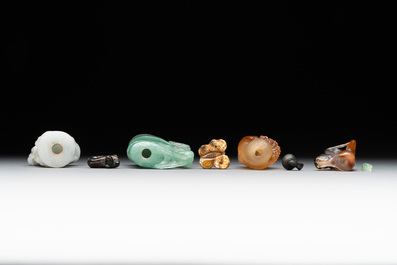 Eight Chinese jade, glass, agate and smoky quartz snuff bottles, 19/20th C.