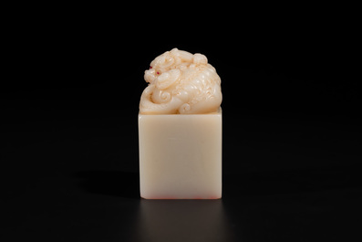 A Chinese shoushan stone 'Changchun Jushi 長春居士' seal with its original case, 18th C.