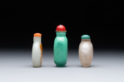 Seven various Chinese jade, agate and glass snuff bottles, 19/20th C.
