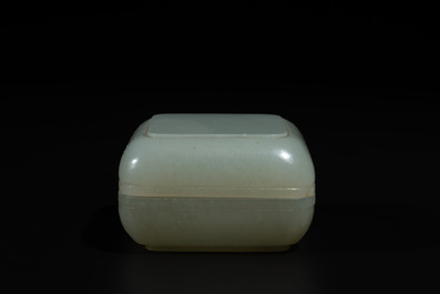 A square Chinese jade box and cover, 18/19th C.
