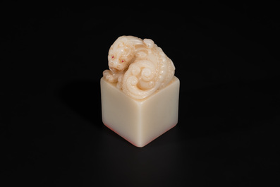 A Chinese shoushan stone 'Changchun Jushi 長春居士' seal with its original case, 18th C.