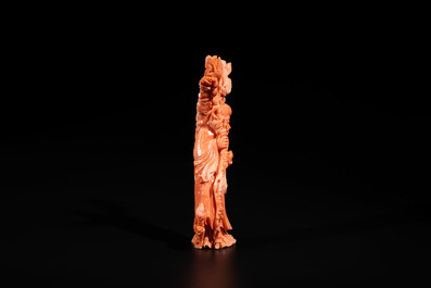 A Chinese red coral sculpture of Shoulao, 19/20th C.