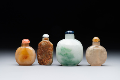 Seven various Chinese jade, agate and glass snuff bottles, 19/20th C.