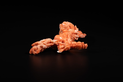 A Chinese red coral sculpture of Shoulao, 19/20th C.