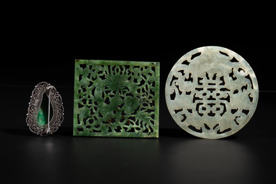 A Chinese jade 'dragon' plaque, a 'double-happiness' plaque and a jade inset silver brooch, 19th C.