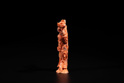 A Chinese red coral sculpture of Shoulao, 19/20th C.