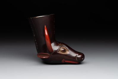 A Chinese inscribed lacquer ritual wine vessel, 'zhou si gong 周兕觥', 19/20th C.
