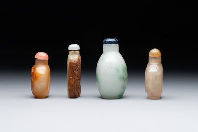 Seven various Chinese jade, agate and glass snuff bottles, 19/20th C.