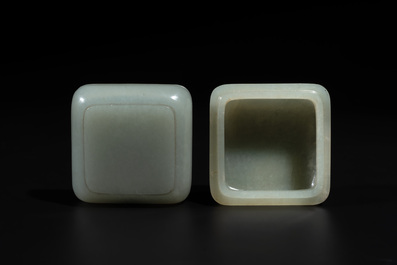A square Chinese jade box and cover, 18/19th C.