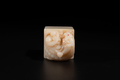 A Chinese shoushan stone 'Changchun Jushi 長春居士' seal with its original case, 18th C.