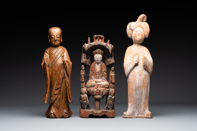 A group of 9 Chinese terracotta and wooden figures, Northern Qi and later