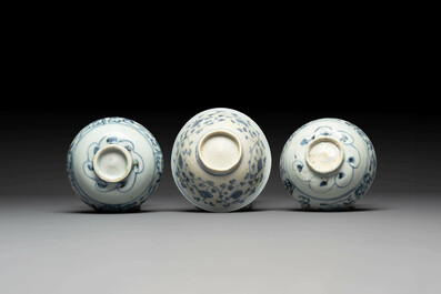A collection of ten Chinese blue and white bowls, Ming