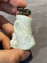 Eight Chinese jade, glass, agate and smoky quartz snuff bottles, 19/20th C.