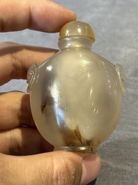 Five Chinese agate snuff bottles, 19/20th C.