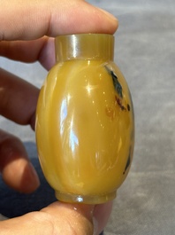 Five Chinese agate snuff bottles, 19/20th C.