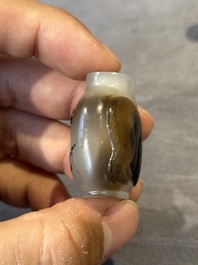 Seven Chinese smoky quartz, agate and hardstone snuff bottles, 19/20th C.