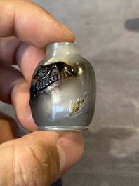 Seven Chinese smoky quartz, agate and hardstone snuff bottles, 19/20th C.