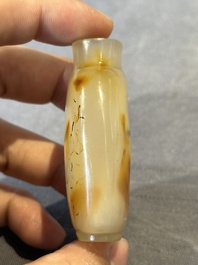 Five Chinese agate snuff bottles, 19/20th C.