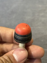Five Chinese agate snuff bottles, 19/20th C.