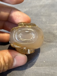Five Chinese agate snuff bottles, 19/20th C.