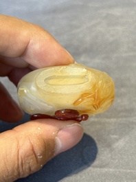 Five Chinese agate snuff bottles, 19/20th C.