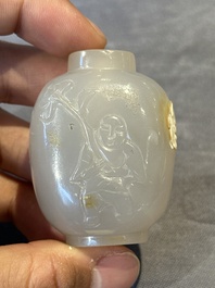 Five Chinese agate snuff bottles, 19/20th C.