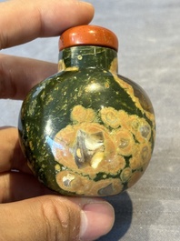 Six Chinese hardstone and agate snuff bottles, 19/20th C.