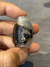 Seven Chinese smoky quartz, agate and hardstone snuff bottles, 19/20th C.