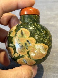 Six Chinese hardstone and agate snuff bottles, 19/20th C.