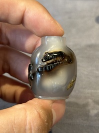 Seven Chinese smoky quartz, agate and hardstone snuff bottles, 19/20th C.