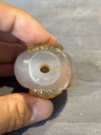Five Chinese agate snuff bottles, 19/20th C.