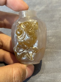 Five Chinese agate snuff bottles, 19/20th C.