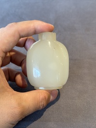 Nine Chinese jade and agate snuff bottles, 19/20th C.