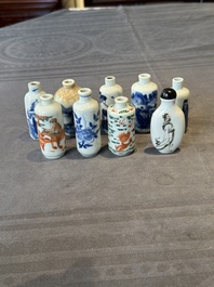 Nine various Chinese porcelain snuff bottles, Yongzheng and Tongzhi mark, 19/20th C.