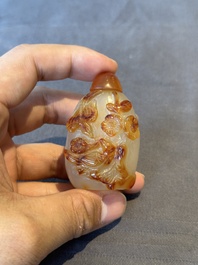 Nine Chinese jade and agate snuff bottles, 19/20th C.